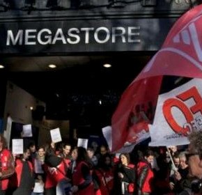 Virgin Megastore Champs Elysées'de kapanıyor