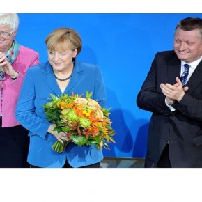 Almanya'da zafer Merkel'in